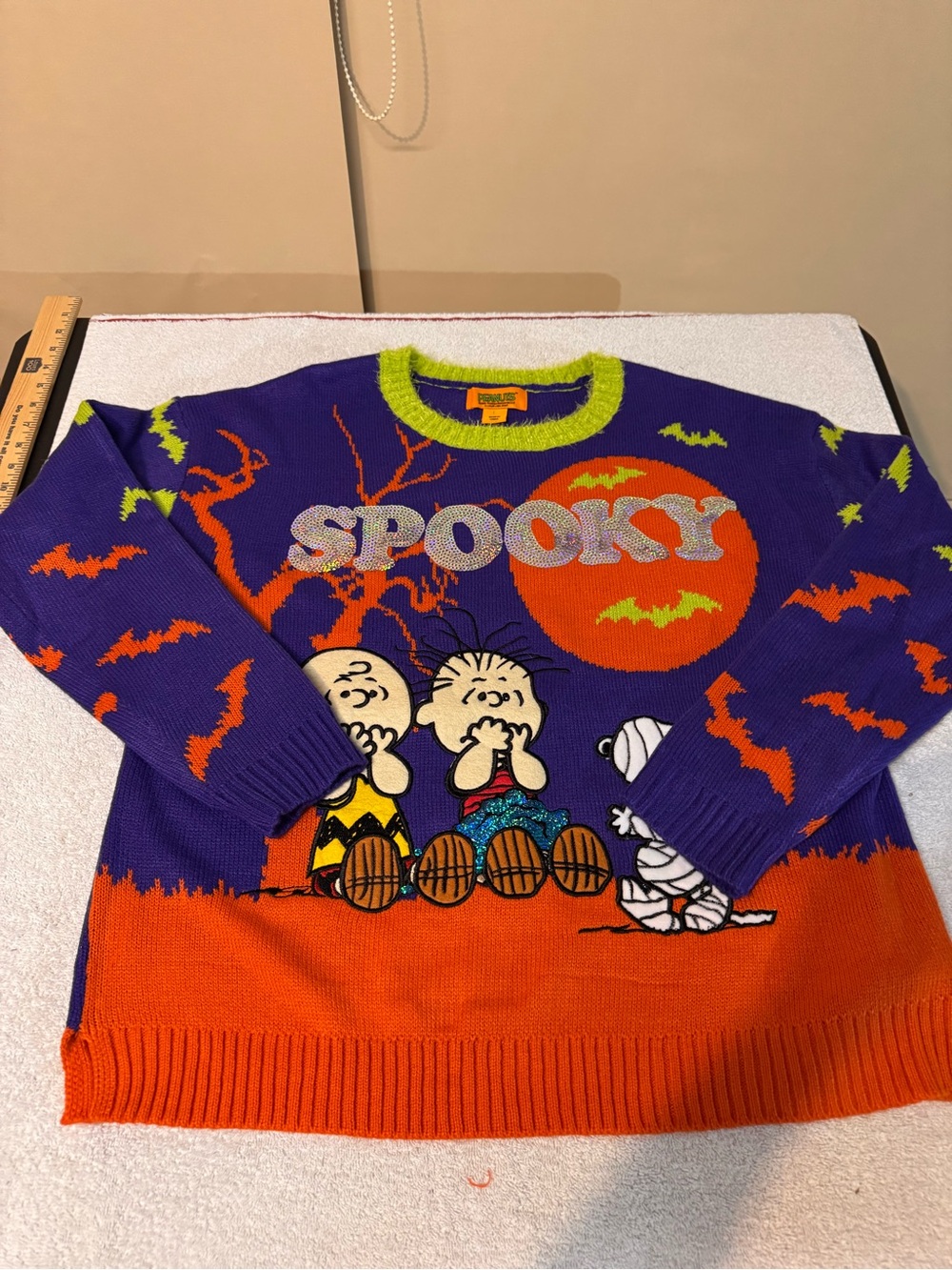Peanuts Snoopy Halloween 'Spooky' Sequined Graphic Sweater - Womens Size Large - Picture 3 of 9